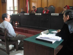 Saksi : Terdakwa Transfer Uang Bukan untuk 8 Kontainer